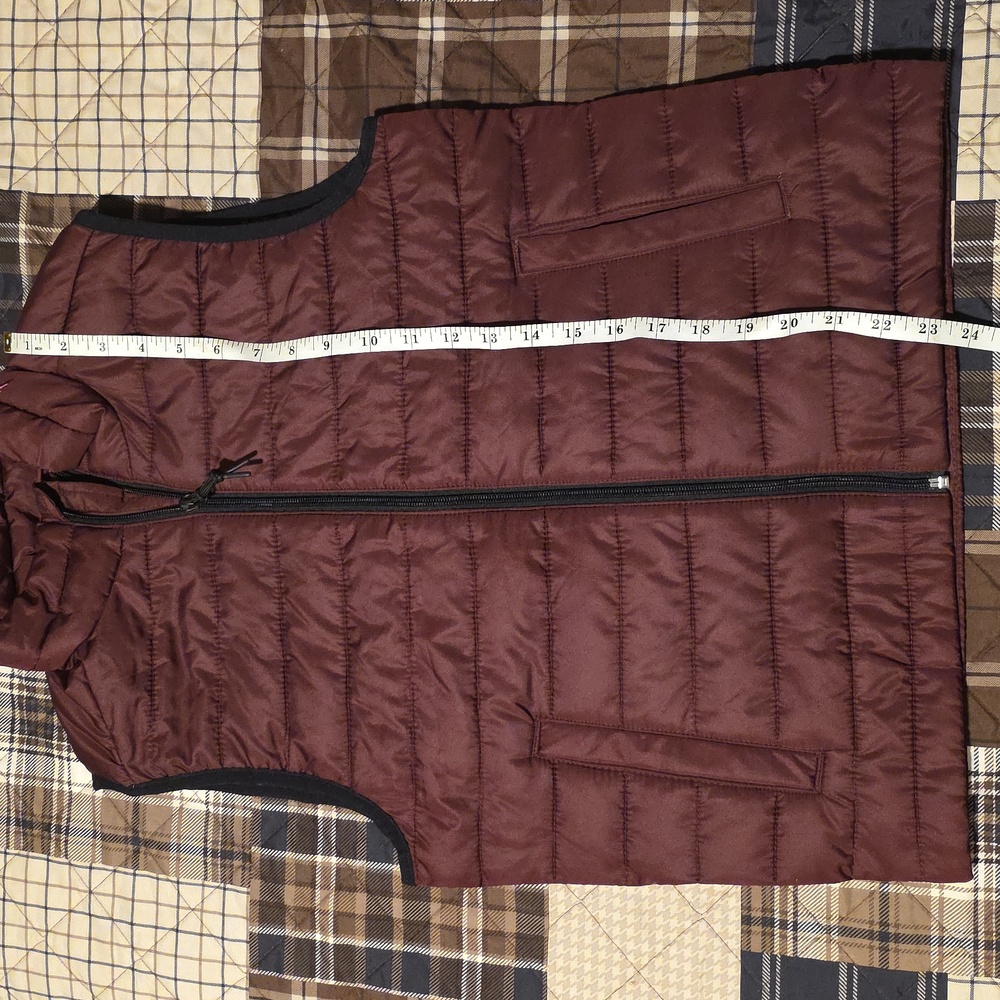 Aeropostale Men's Maroon Quilted Vest - Picture 11 of 11